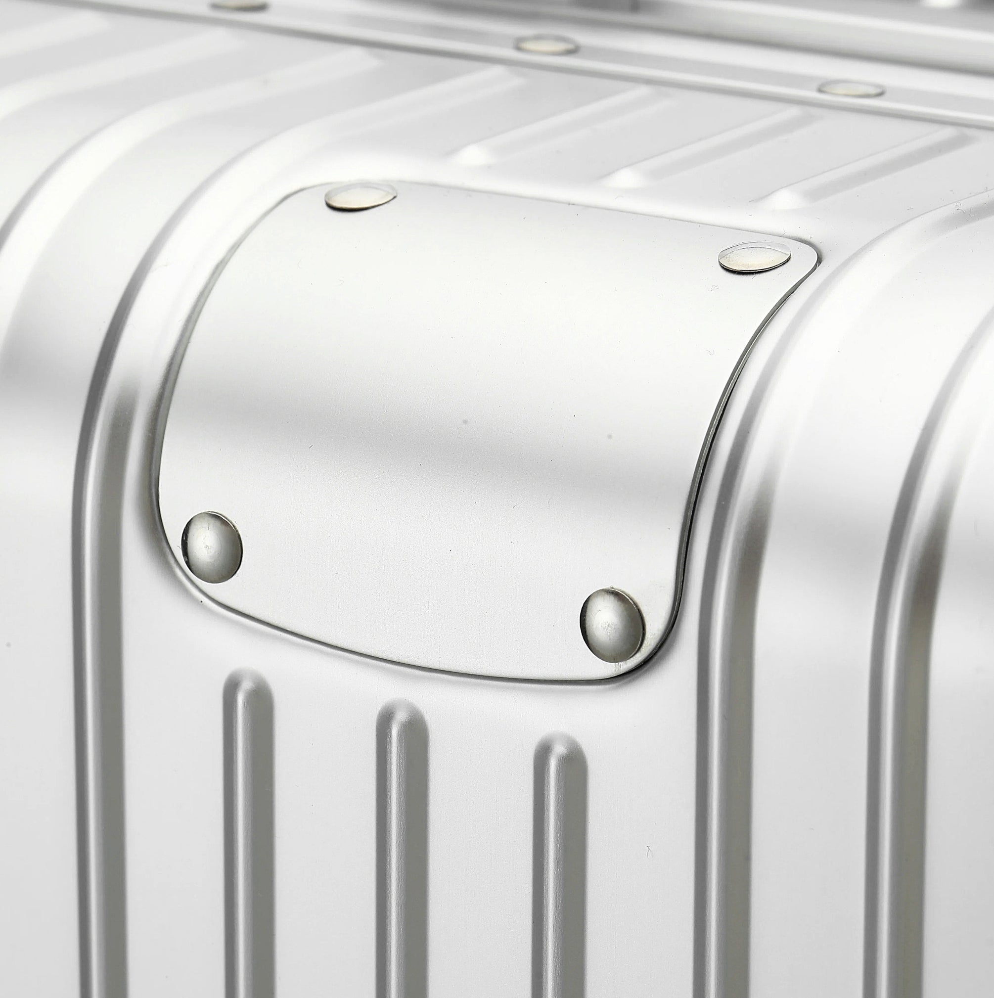 ALUMINIUM SUITCASE V2 THICKER ALUMINIUM & REMOVEABLE WHEELS